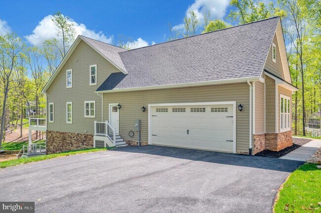 Building Photo - 44 Deep Crk Cir
