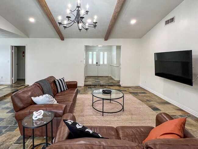 Building Photo - 2012 E Lacey Oak Cir