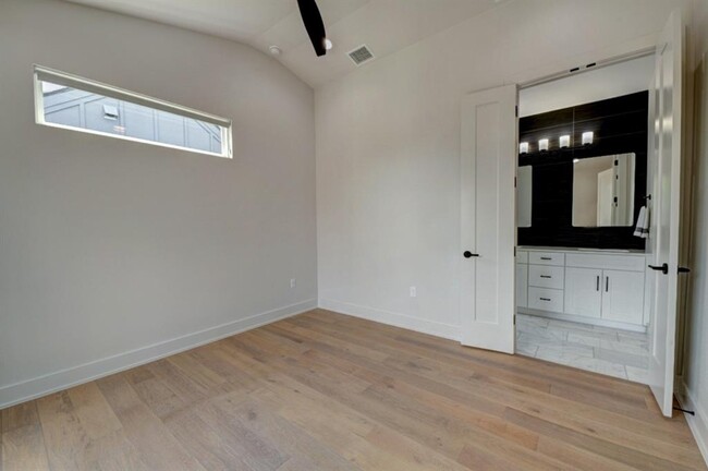 Building Photo - 4424 Hank Ave