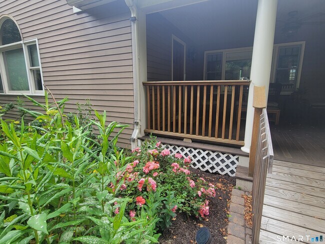 Building Photo - 11 Gopher Rd