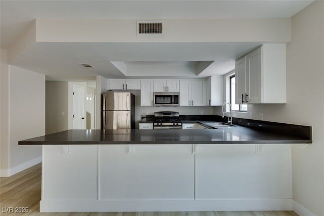 Building Photo - 2337 Chatfield Dr