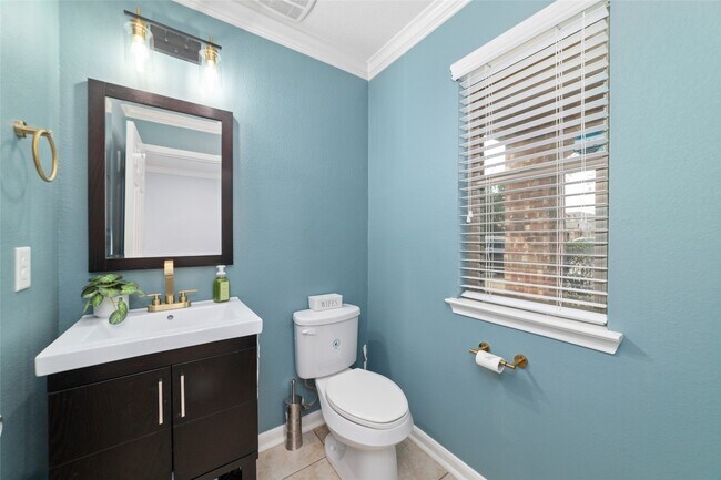 Building Photo - 21482 Biscayne Valley Ln