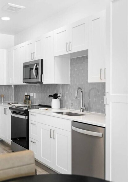 Building Photo - 2851 W 52nd Ave