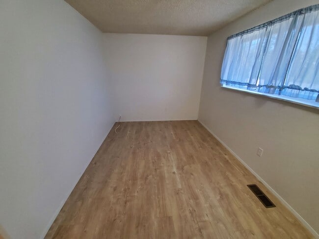 Building Photo - 3 Bed, 1.75 bath Home in Port Orchard
