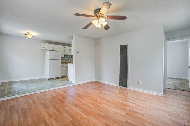 Building Photo - 2135 Burlington Avenue Apt #C, Charleston,...