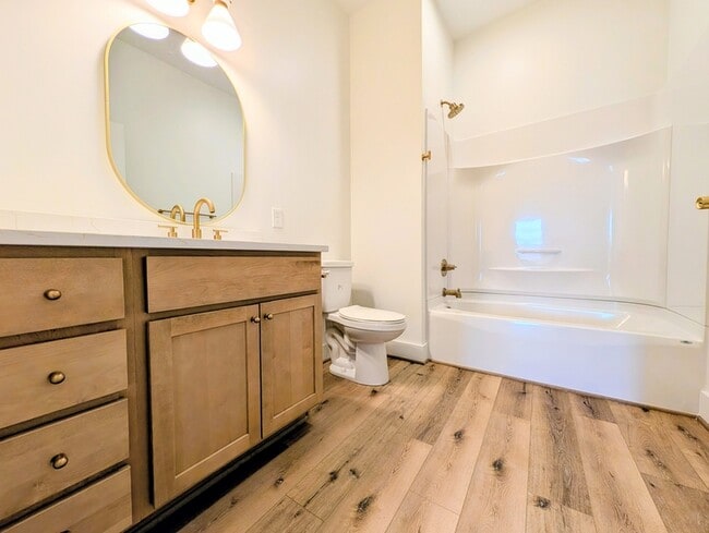 Building Photo - 5900 Fort Ave