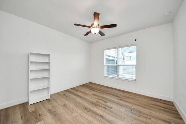 Building Photo - 4914 Olive Province Ln