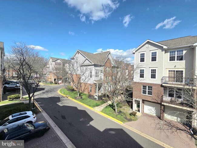 Building Photo - 1604 Post Oak Dr