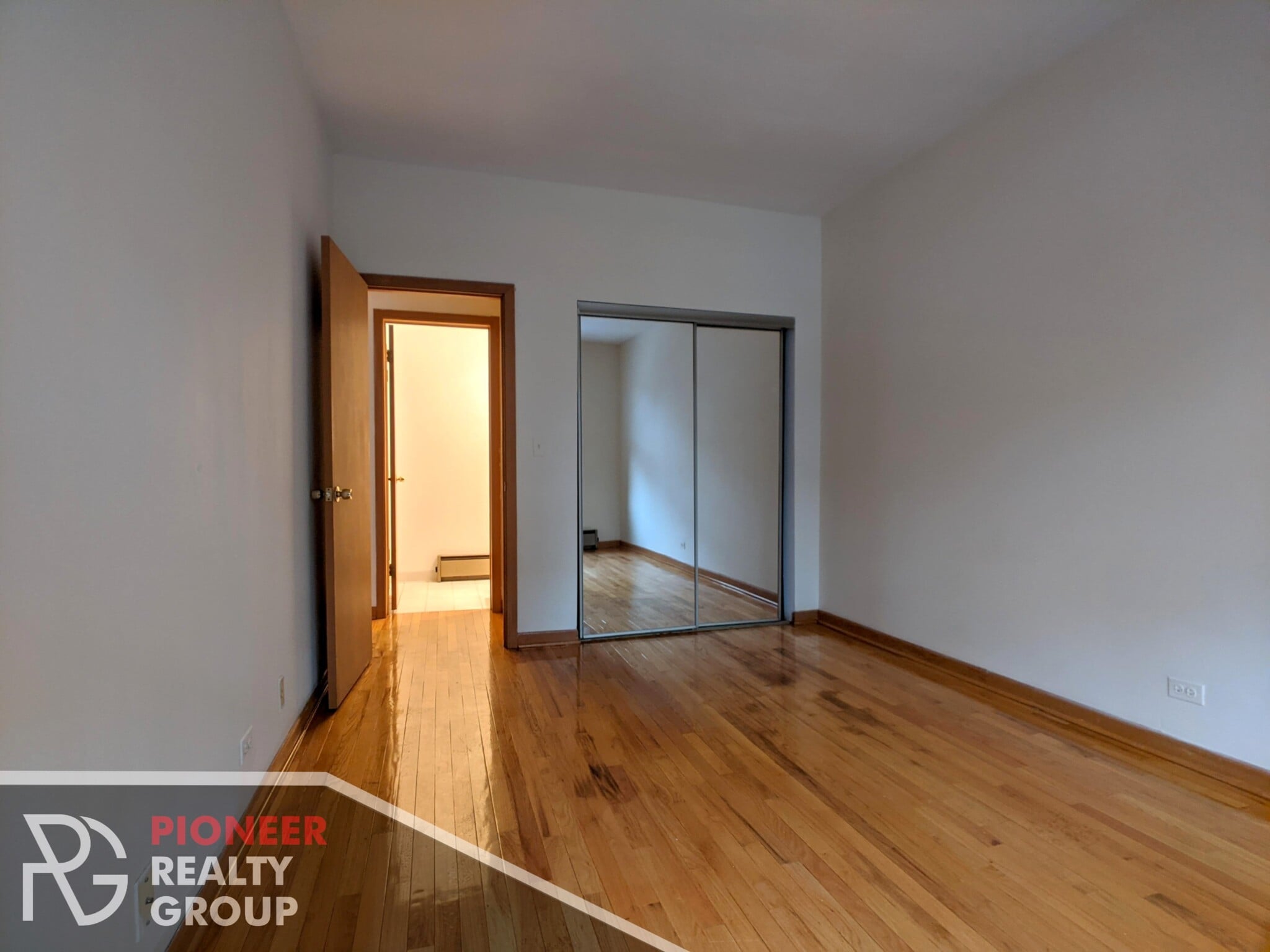 Building Photo - 634 W Barry Ave