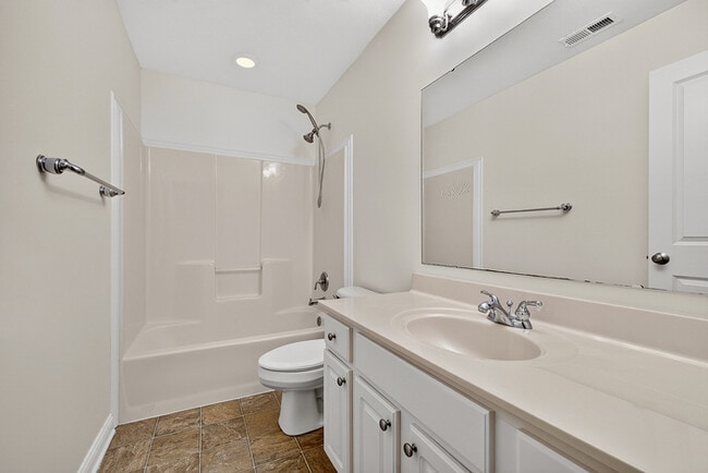 Building Photo - Beautiful 3 Bed Townhome In the Heart Of Village Of West Clay!