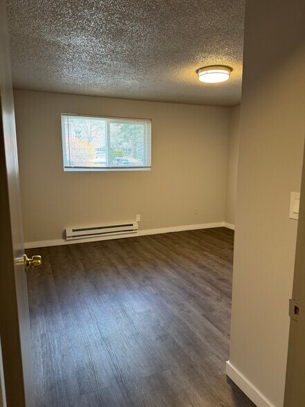 Building Photo - 308 Summit Ave N