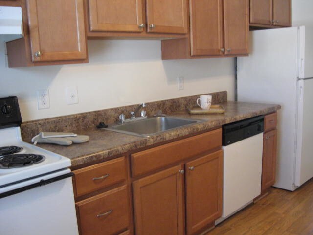 kitchen - 3107 Azalea Garden Rd
