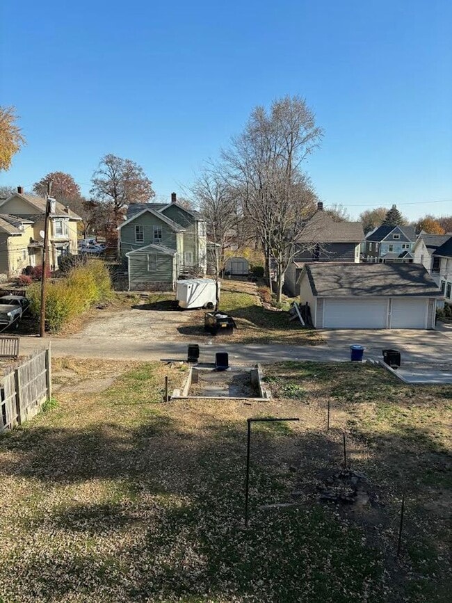 Building Photo - PICTURES COMING SOON! There is a $25 fee f...