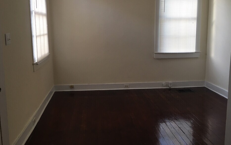 Building Photo - 8207 Freret St