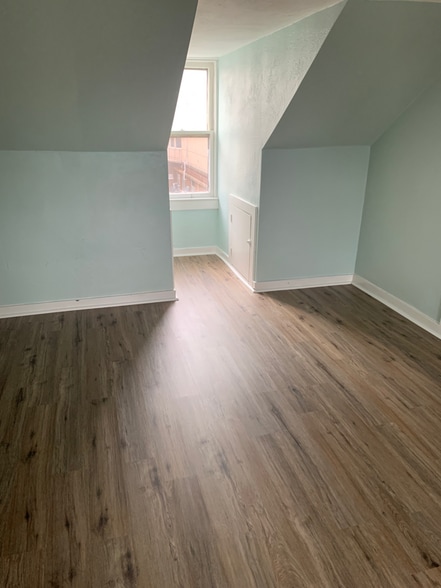 Building Photo - 142 S Union St