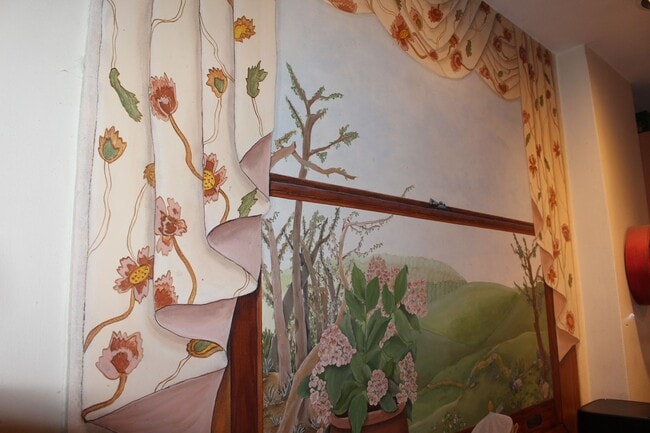 Building Photo - "Coming Soon" NW DC locale...3 level - 2/2.5 w/ off street parking  - 17 months only -