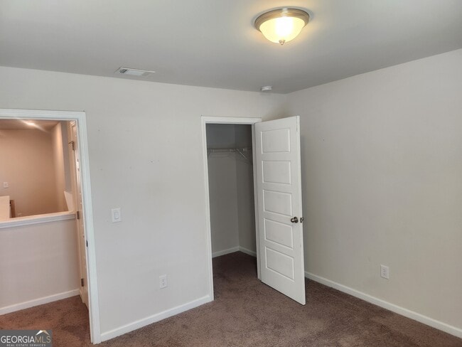 Building Photo - 47 Station Overlook Dr