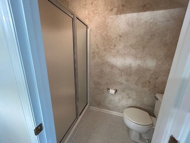 Building Photo - Two Bedroom 2 Bath Townhome