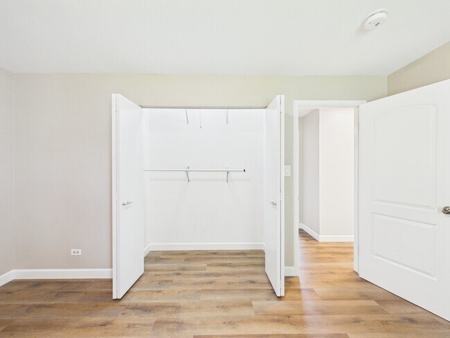 Building Photo - 4360 Mumford Dr