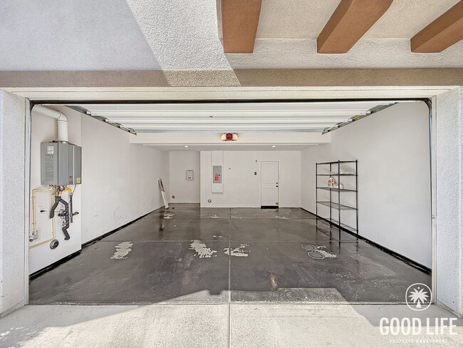 Building Photo - Bright 3BD/2.5BA Townhouse in Vista with Community Pool, In-Unit Laundry & 2-Car Garage