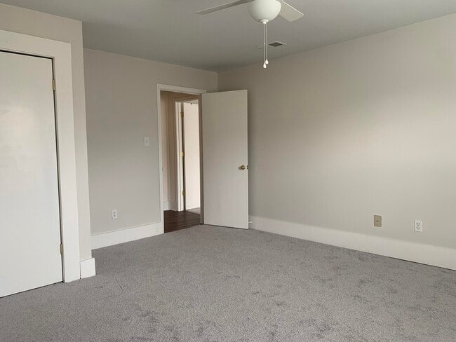 Building Photo - 721 W Main St