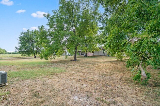 Building Photo - Ozark 2 Bedroom 2 Bathroom 2 Car Garage
