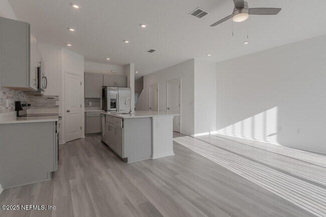 Building Photo - 13114 Annie’s Walk Dr