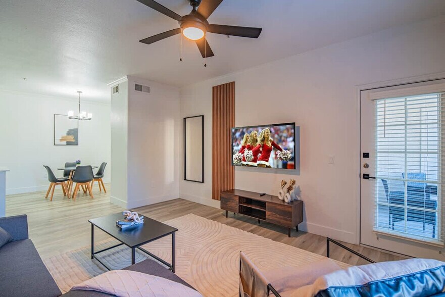 Building Photo - 7455 N 95th Ave