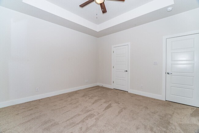 Building Photo - BEAUTIFUL PALLATIUM VILLAS 2-BEDROOM