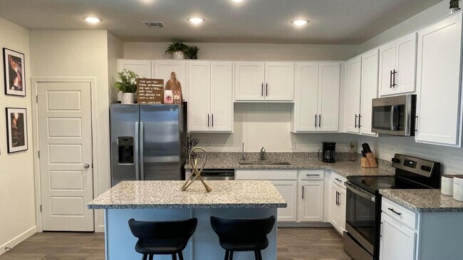 Building Photo - 19460 N 27th Pl