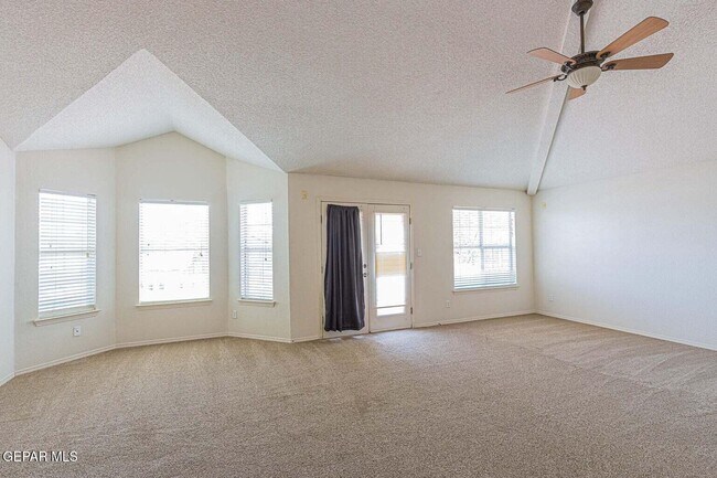 Building Photo - 2051 Sun Port Way