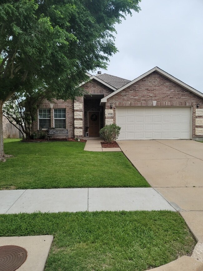 Building Photo - 3/2/2 coming soon in Burleson