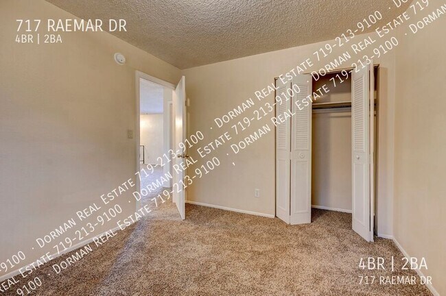 Building Photo - 717 Raemar Dr