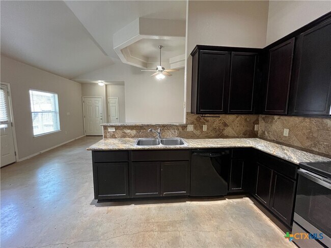 Building Photo - 268 Rosalie Dr