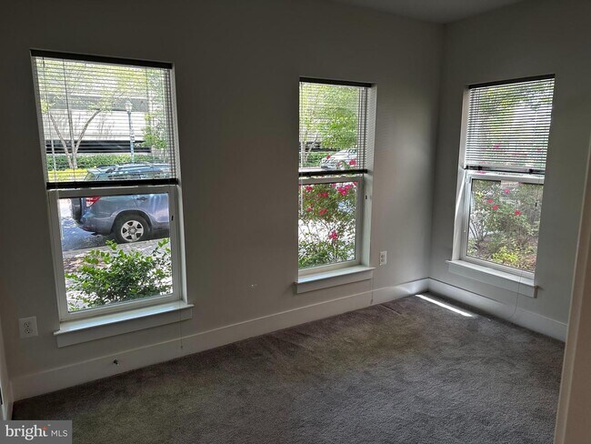Building Photo - 1414 Piccard Dr