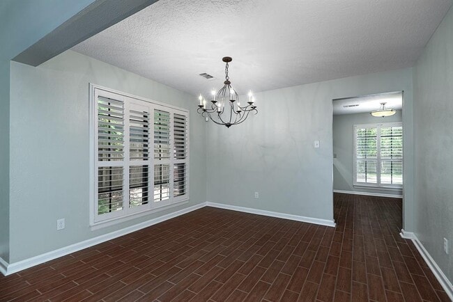 Building Photo - 19 Village Knoll Pl
