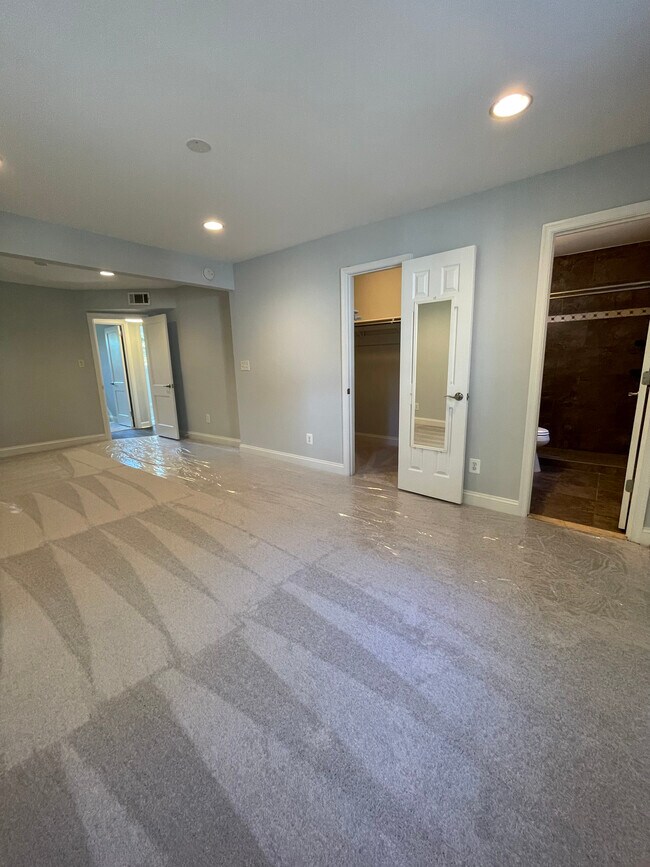 Building Photo - 3128 Headrow Cir