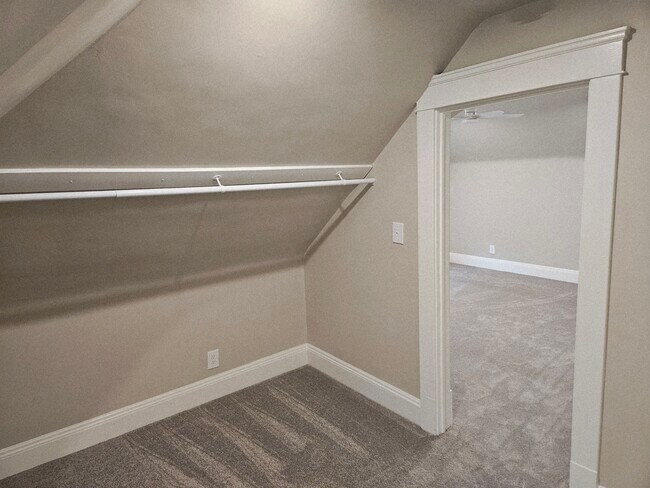 Building Photo - 9715 Clifton Blvd