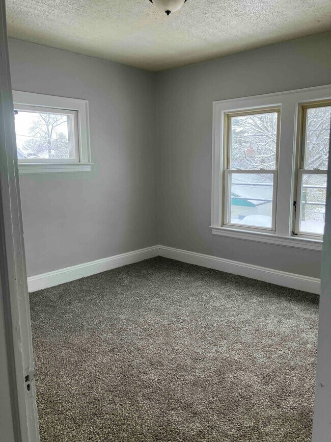 Building Photo - 3615 E 146th St