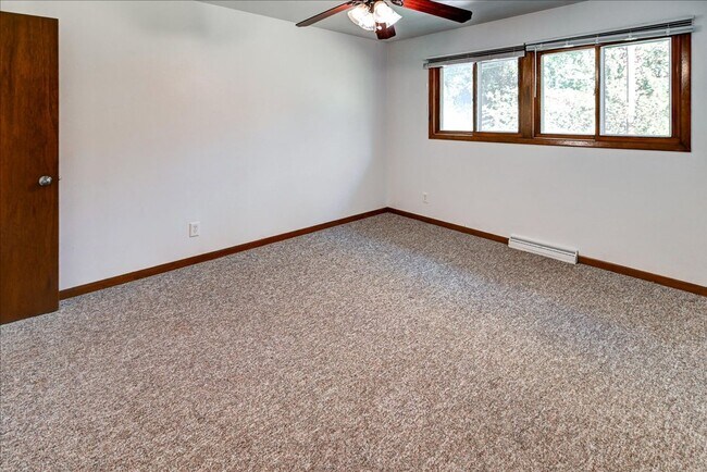 Building Photo - 4603 Dennis Dr