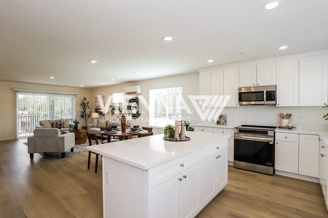 Building Photo - 8106 Quiet Knolls Dr