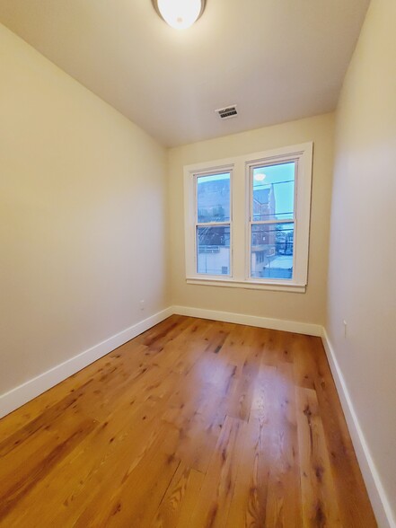 Unit 2 - 162 Clendenny Ave