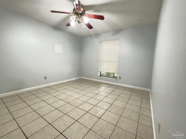 Building Photo - 4168 Danamar Dr