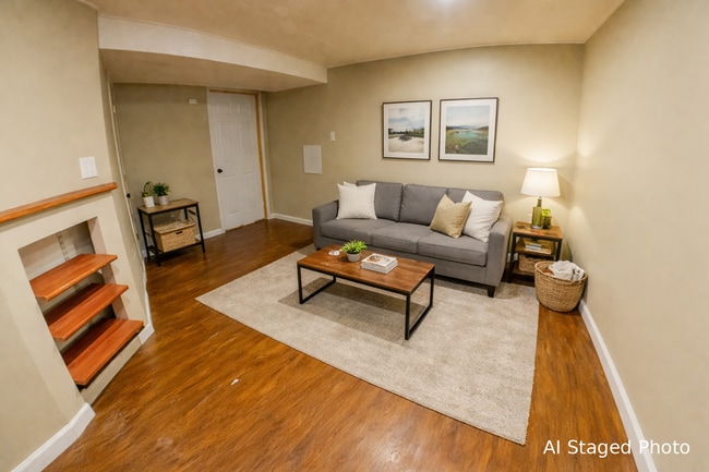 Building Photo - 1601 Leavenworth St