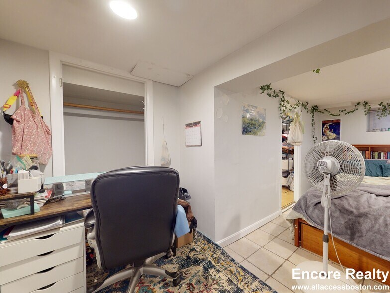 Building Photo - 32 S Huntington Ave