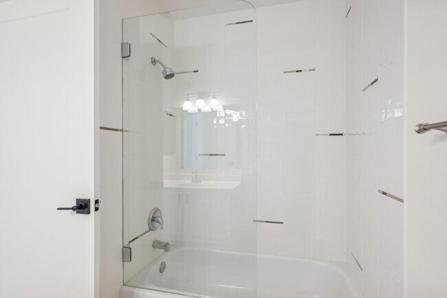 Building Photo - 15050 N Thompson Peak Pkwy