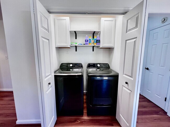 Building Photo - Beautiful home in the desirable Wellington...