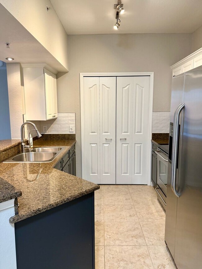 Building Photo - 12965 Positano Cir
