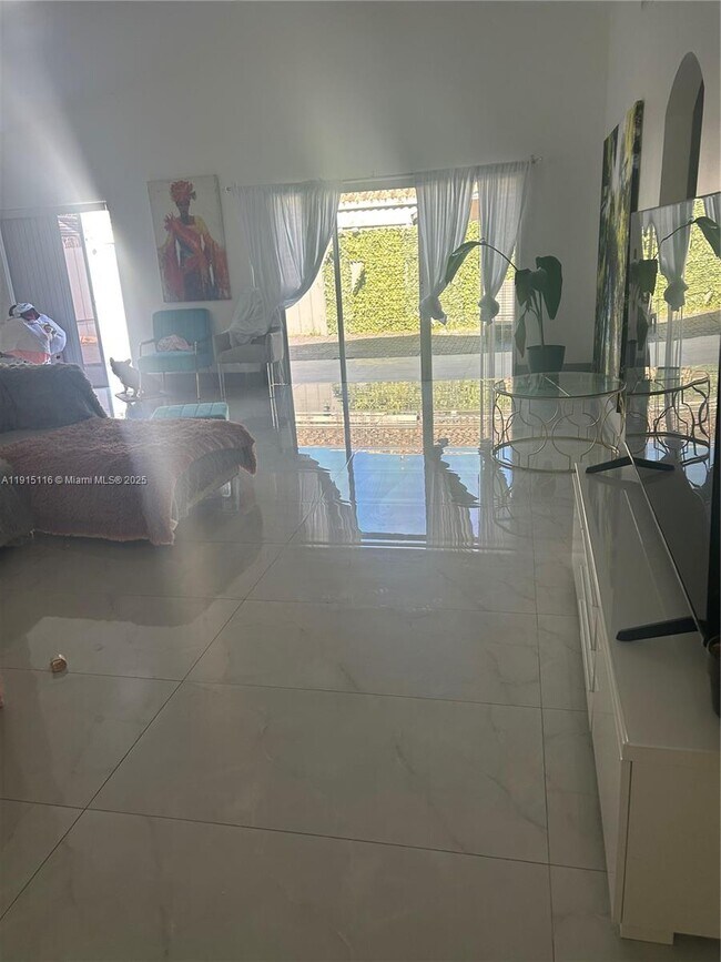 Building Photo - 15963 SW 82nd St