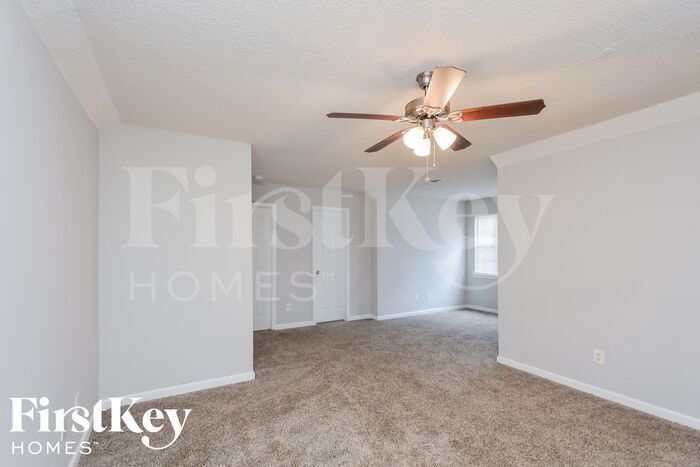 Building Photo - 4933 Serena Ct